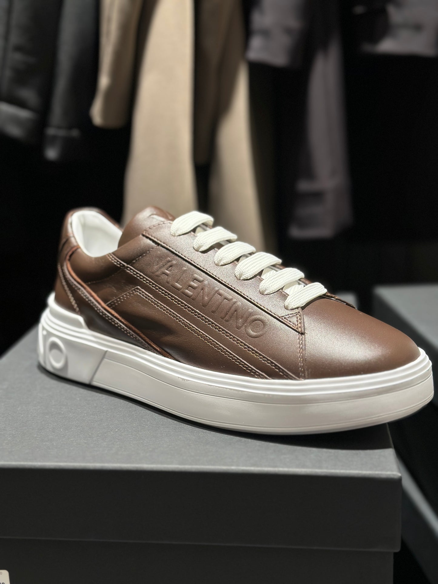 VALENTINO SNEAKER REY EMBOSSED 2930